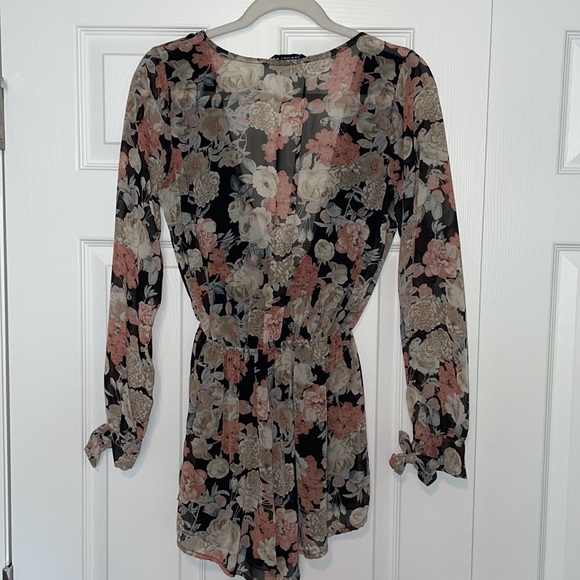 Black floral romper - Picture 5 of 5